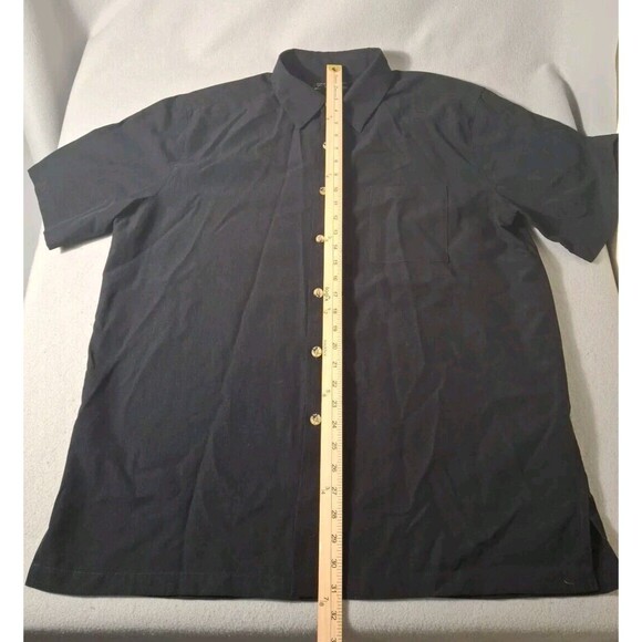 Black Tip Shirt Men's XL Short Sleeve Button Up Large Embroidered Bull Dolphin - Picture 4 of 7